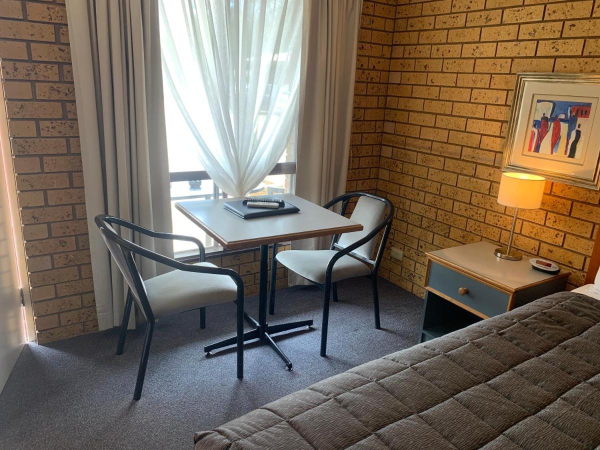 Newell Motor Inn Narrandera Eksteriør bilde